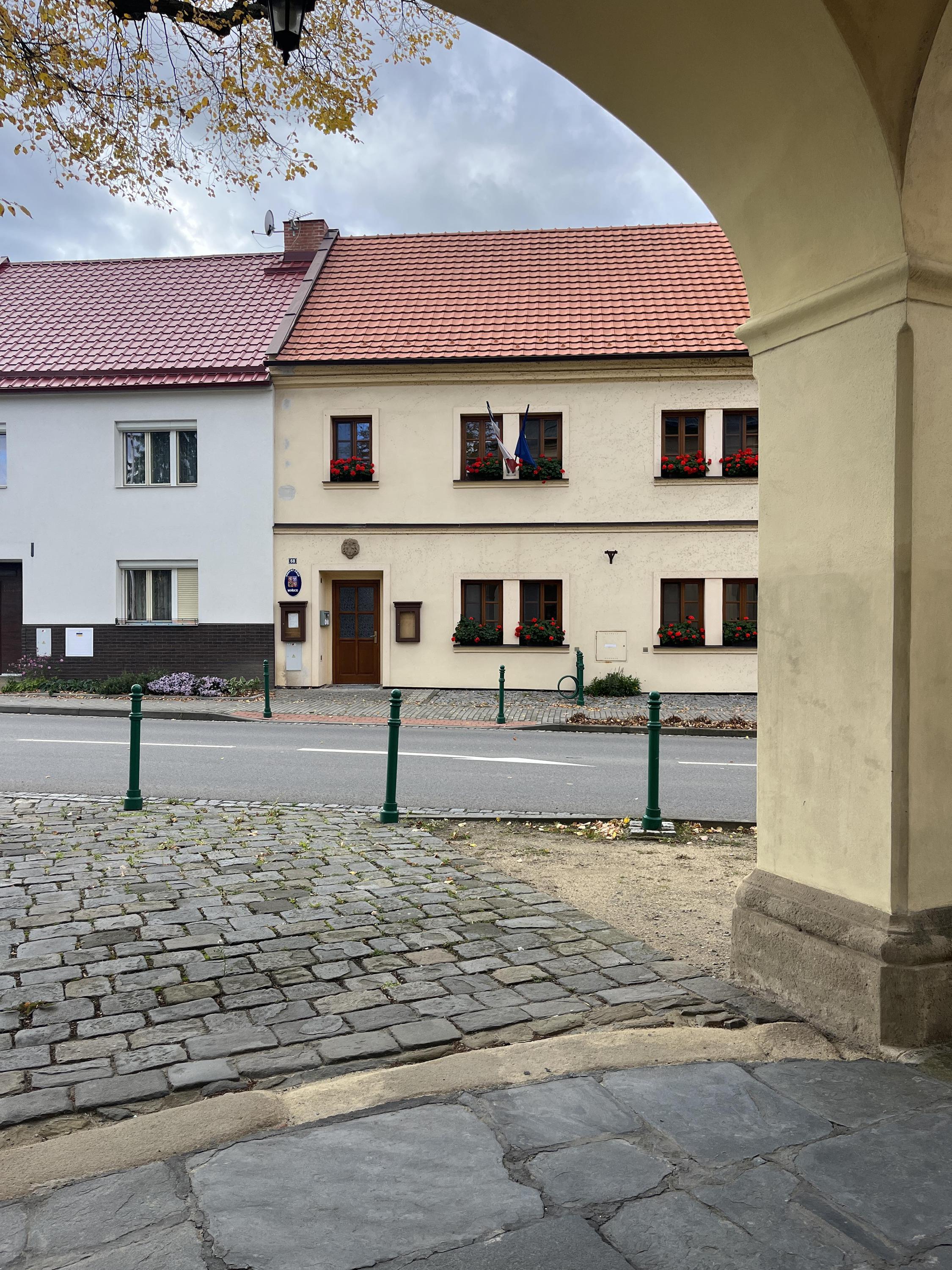 Mořice - obecní úřad foto 3