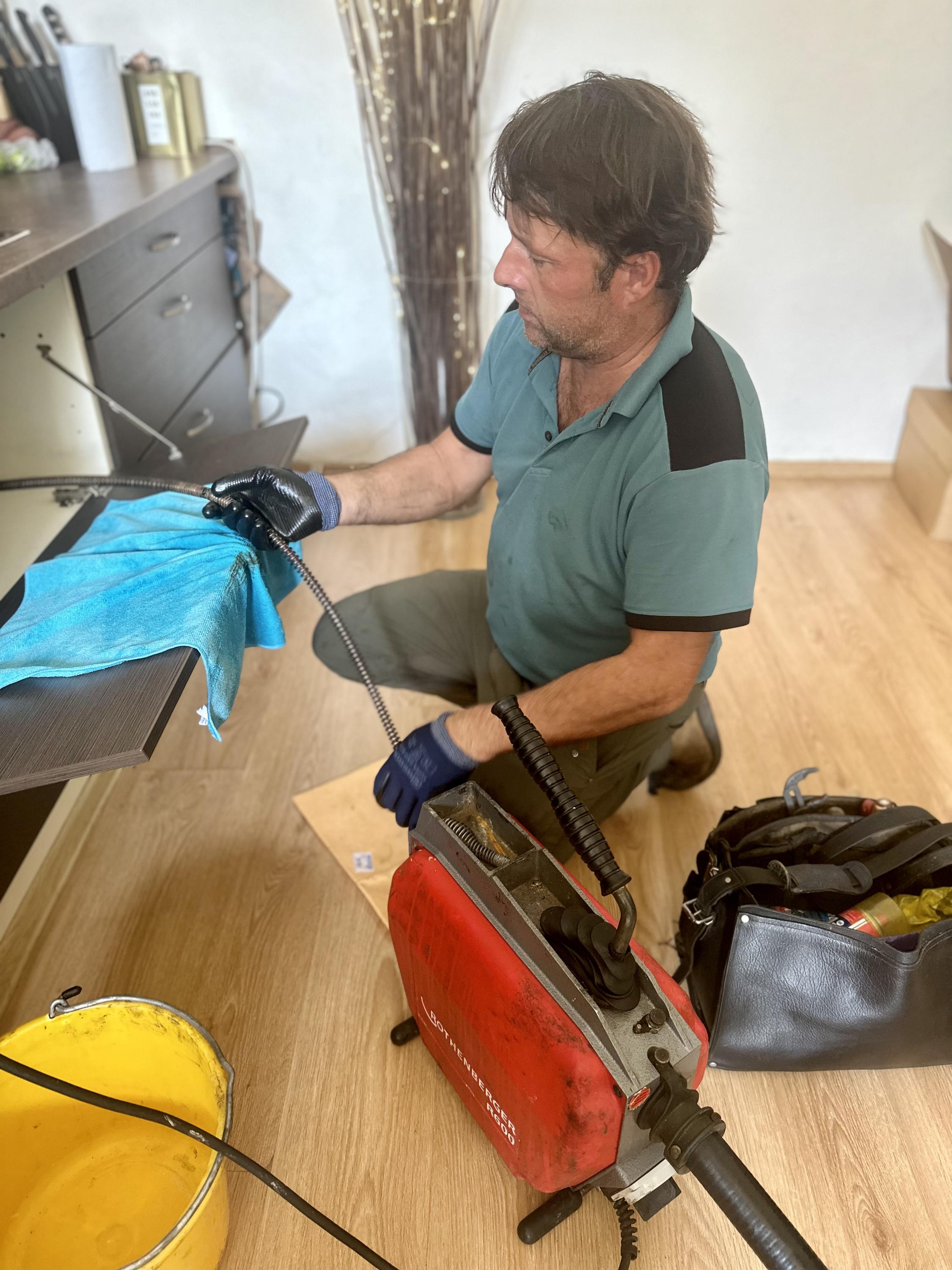 Instalatér Čistič Viktor - Levné čištění odpadu a kanalizace foto 3