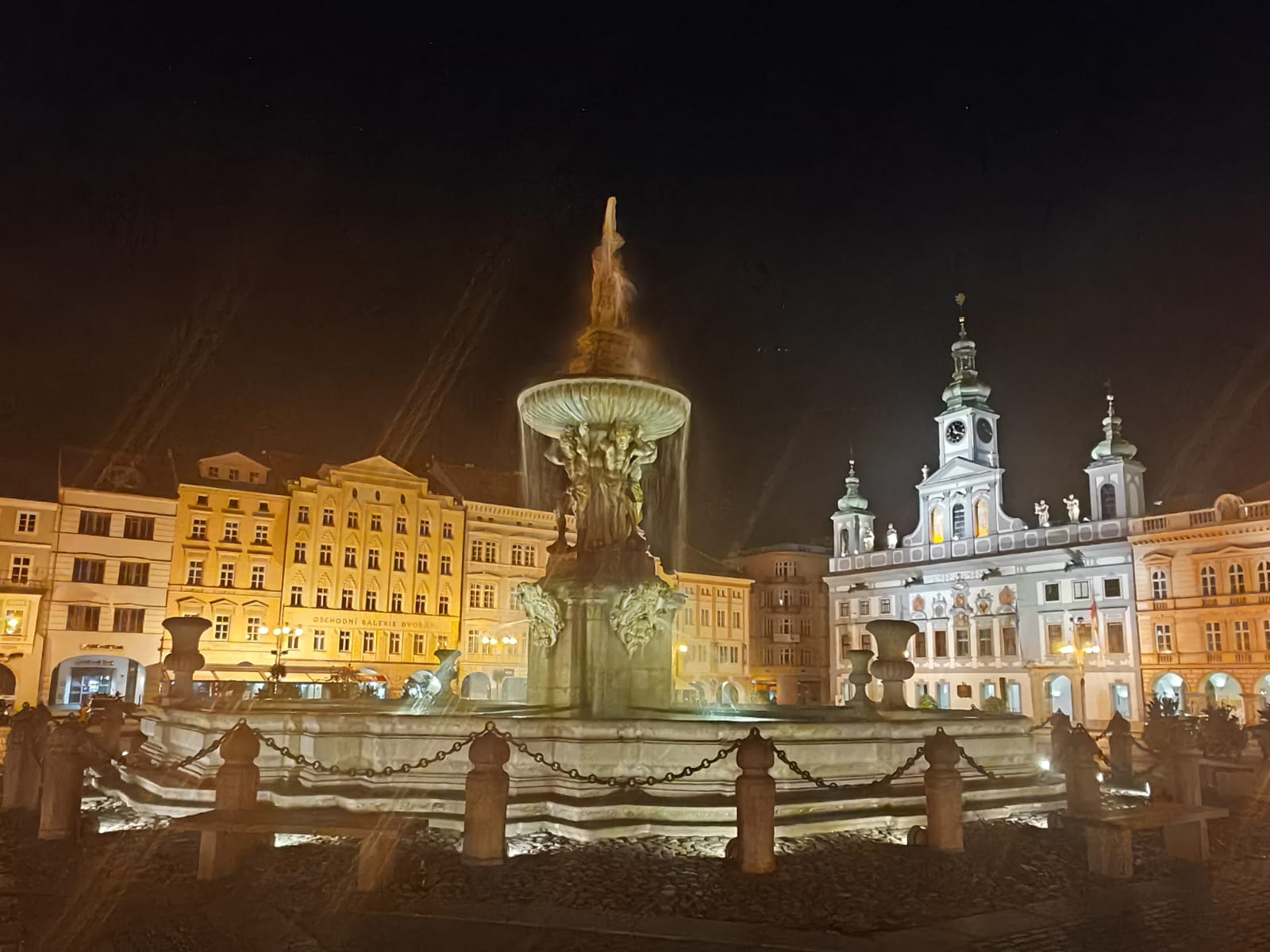 TANTRIS TANTRA & EROTOGENNÍ MASÁŽE foto 3