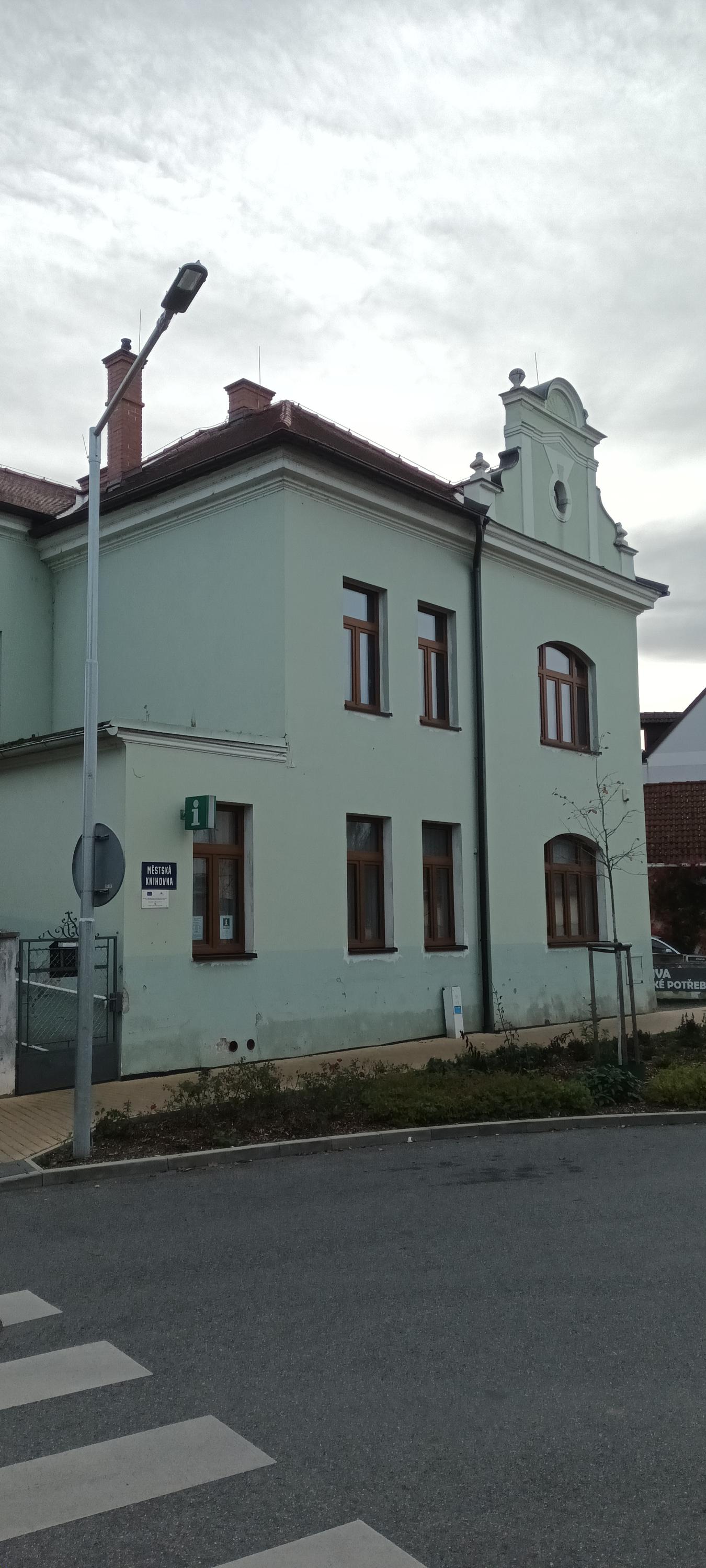 Městská knihovna Benátky nad Jizerou foto 3