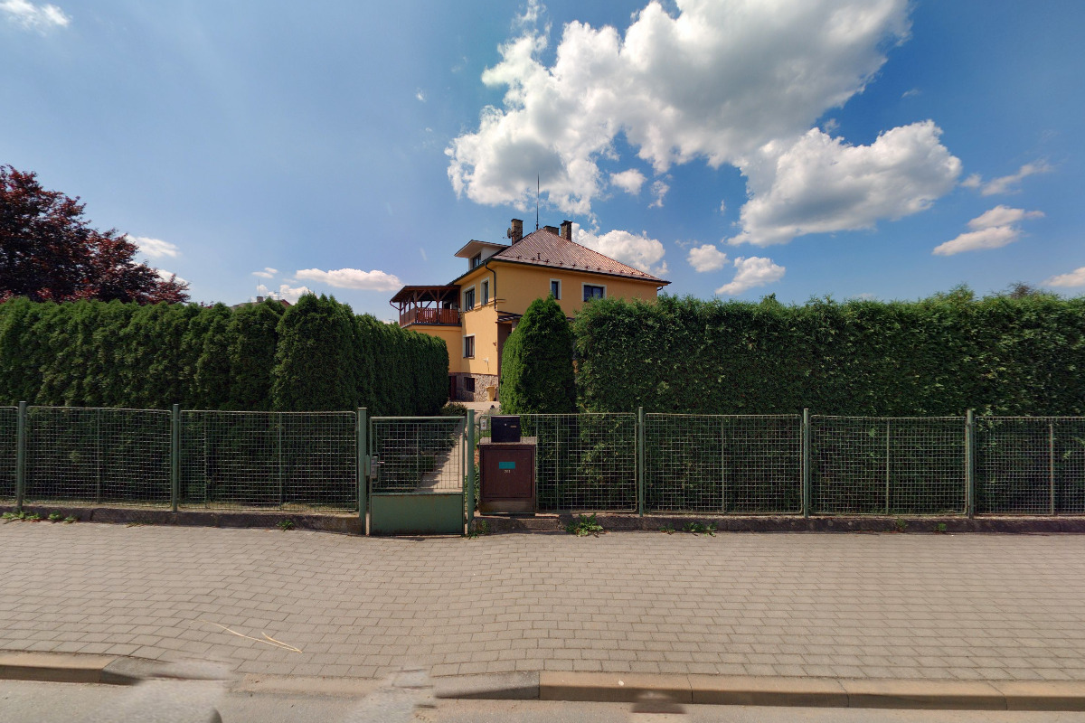 Opravy hudebních nástrojů - Marie Krečmerová