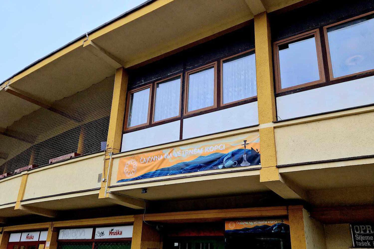 Čajovna na větrném kopci