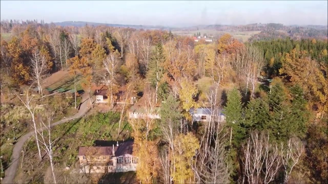 Dětský tábor - Úsvit (Rekreační středisko - Agentura HAUL) foto 2 (náhled videa)