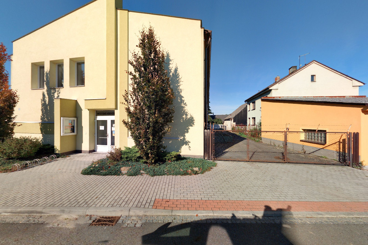 Městská knihovna Janovice nad Úhlavou foto 2