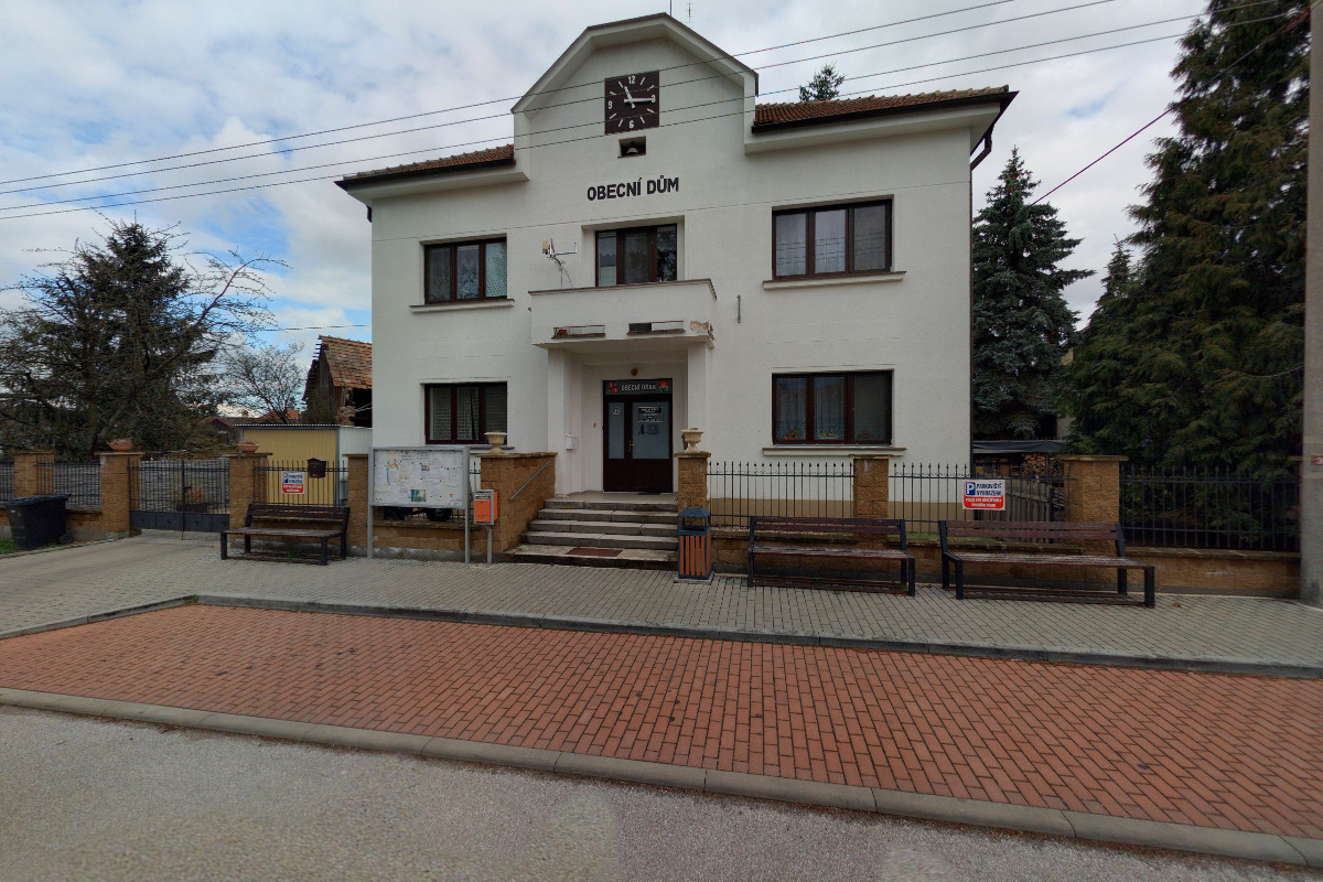 Zachrašťany - obecní úřad foto 5