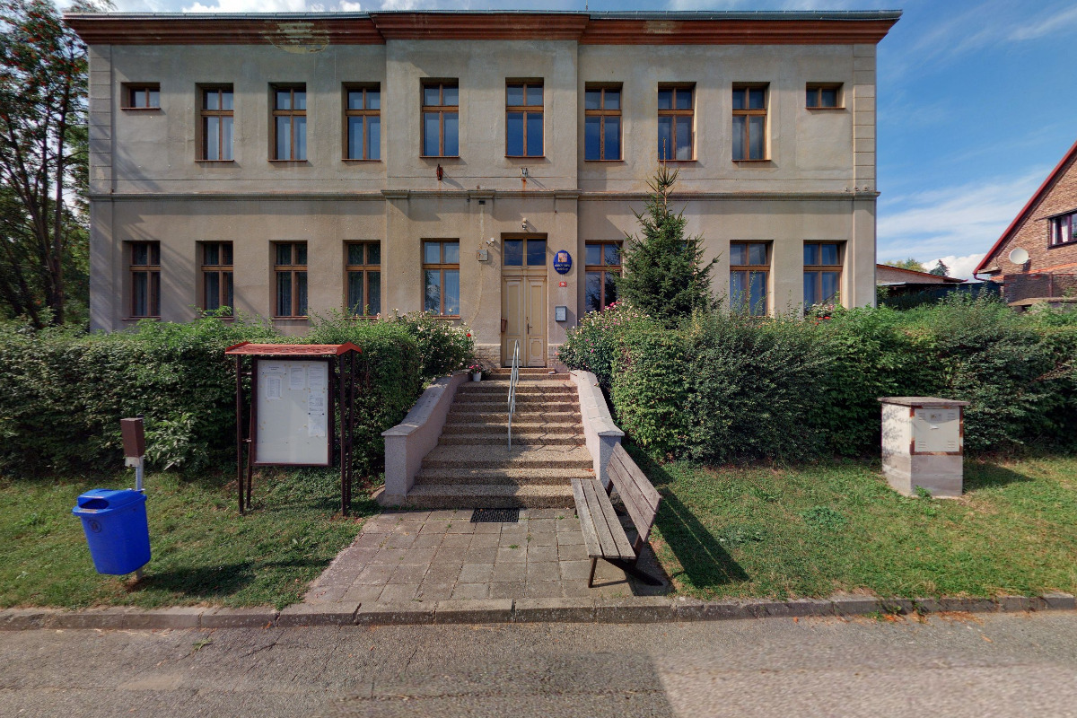 Hradečno - obecní úřad foto 2