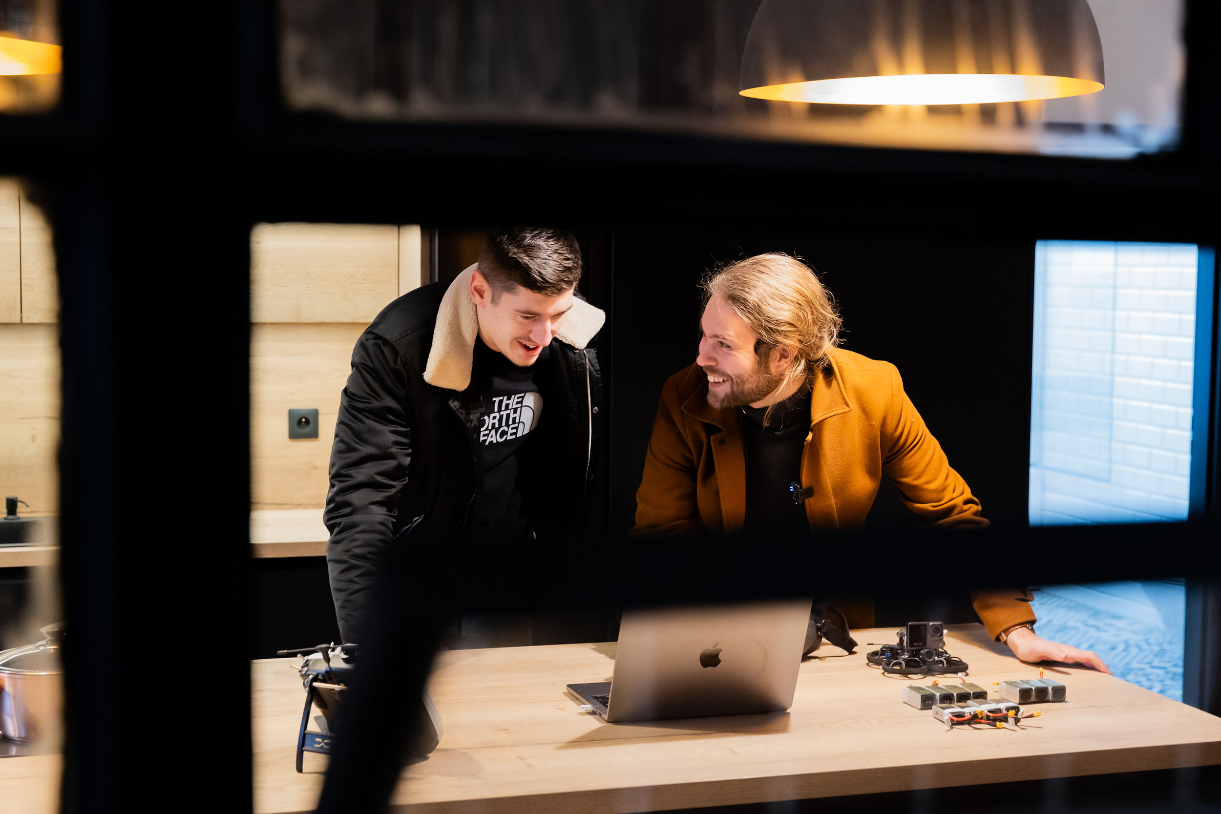 Kluci s dronem foto 3