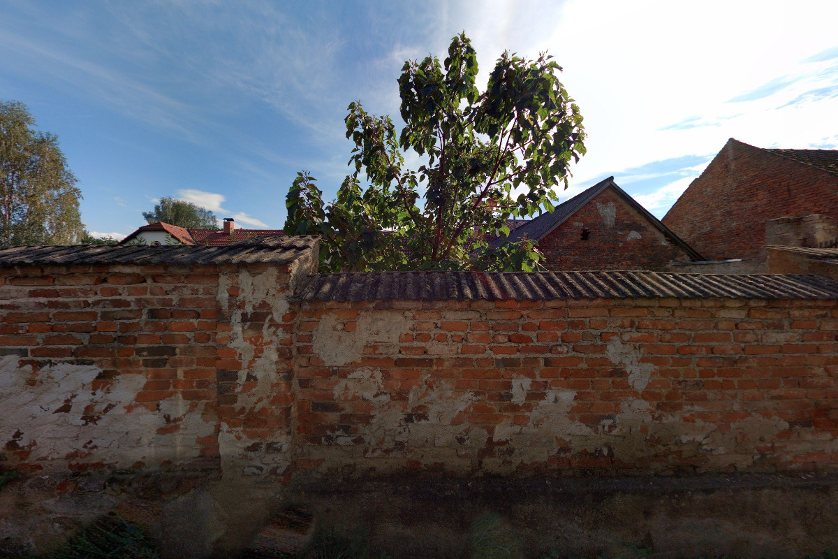 Milenecký azyl Zvonějov 349