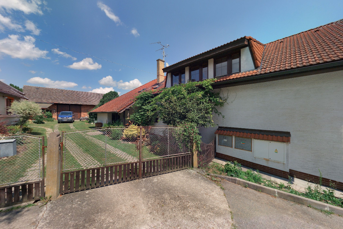 Keramická dílna Romany a Karla Neufussových foto 2