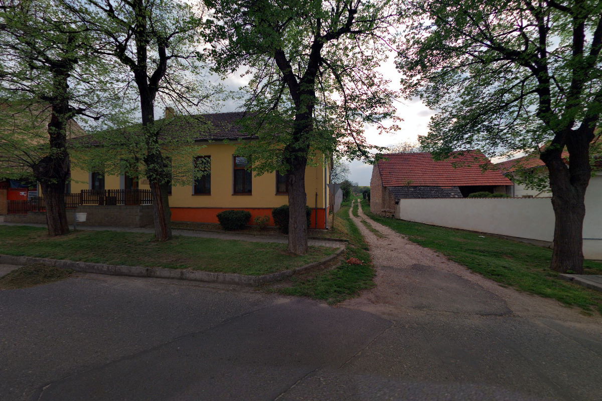 Místní knihovna Bechlín foto 2