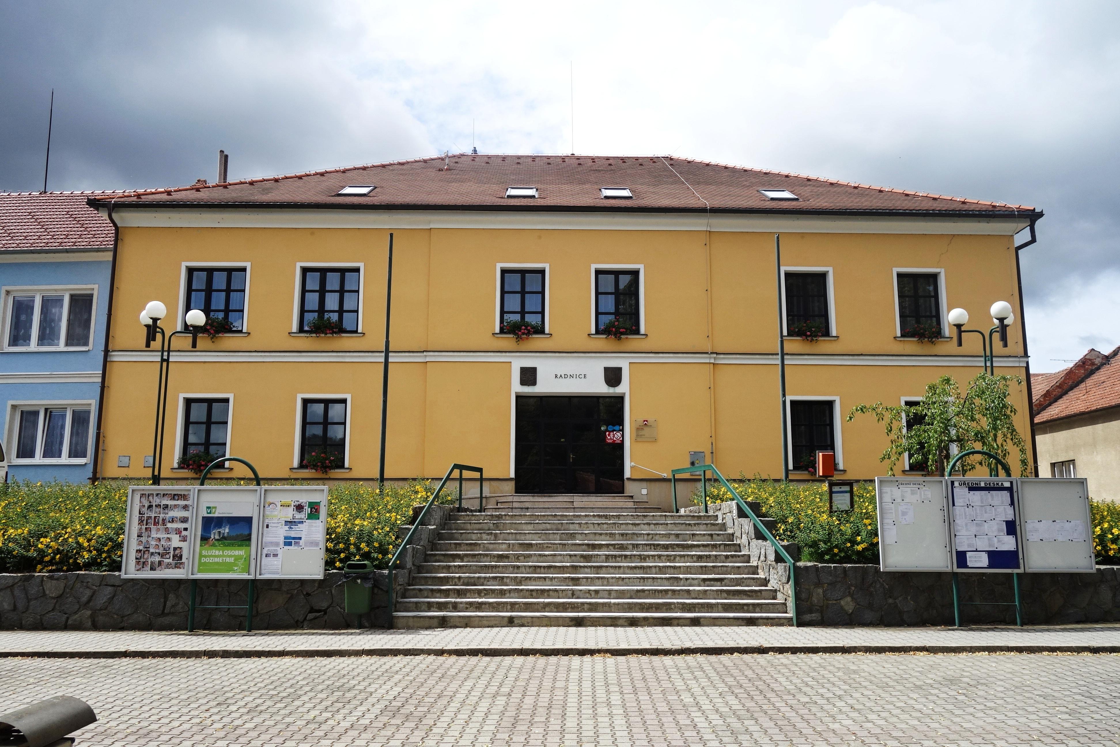 Černá Hora - úřad městyse foto 2