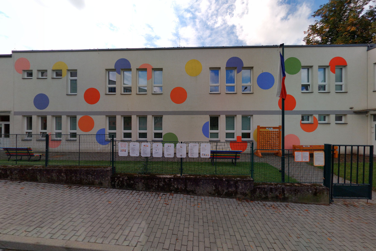 Dům dětí a mládeže Stonožka, Nové Město nad Metují, Malecí 588