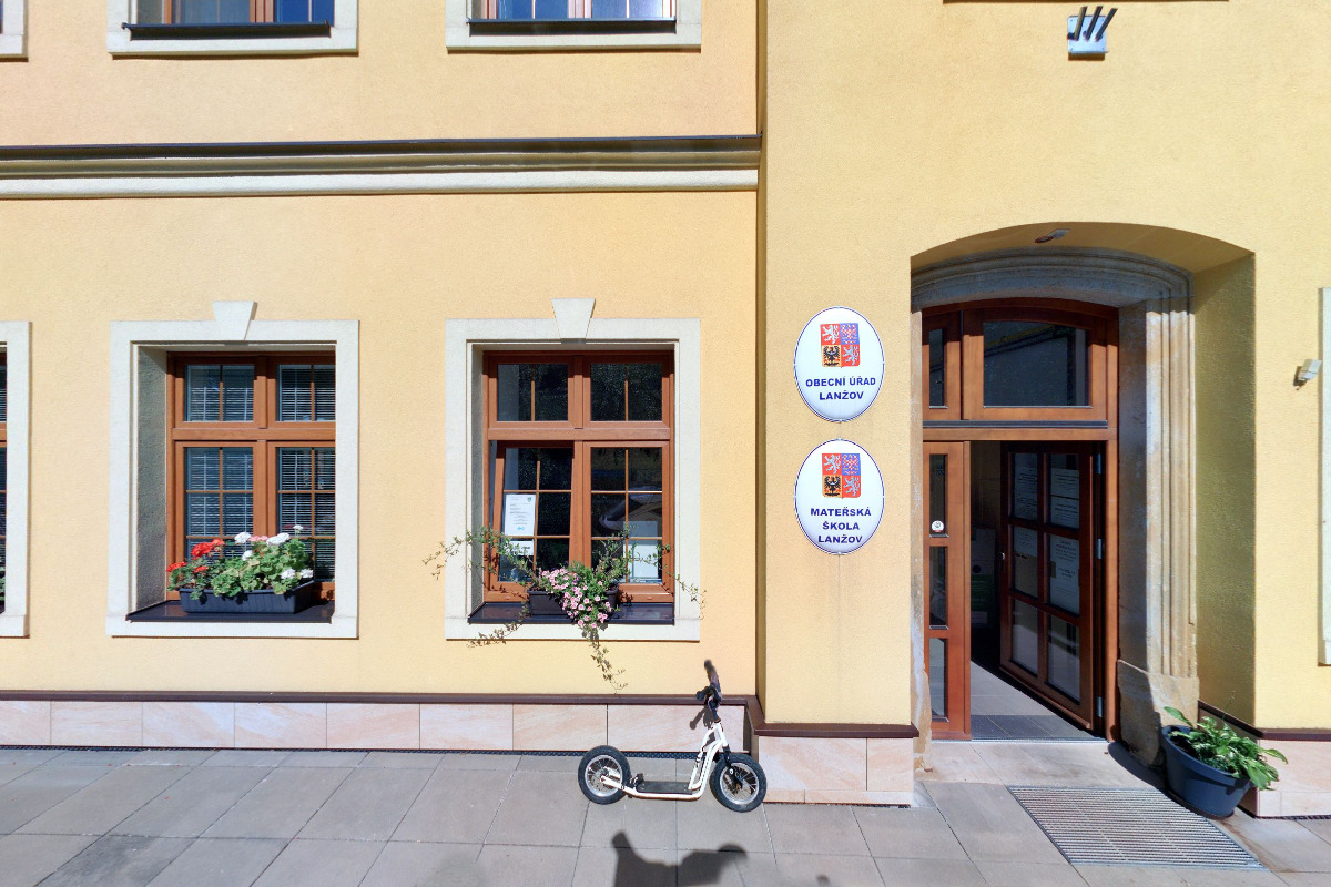 Obec Lanžov - knihovna