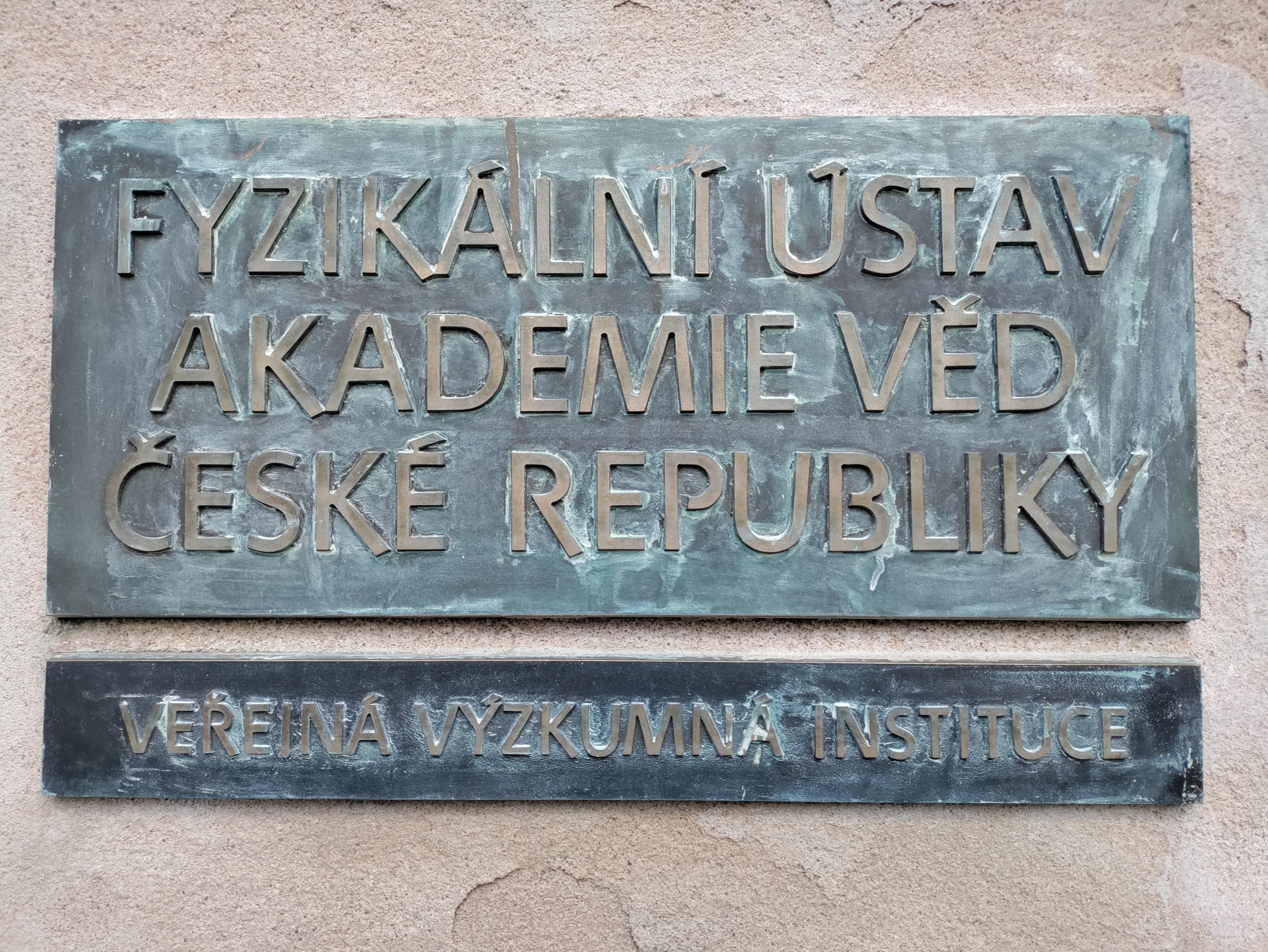 Fyzikální ústav AV ČR, v.v.i. foto 4