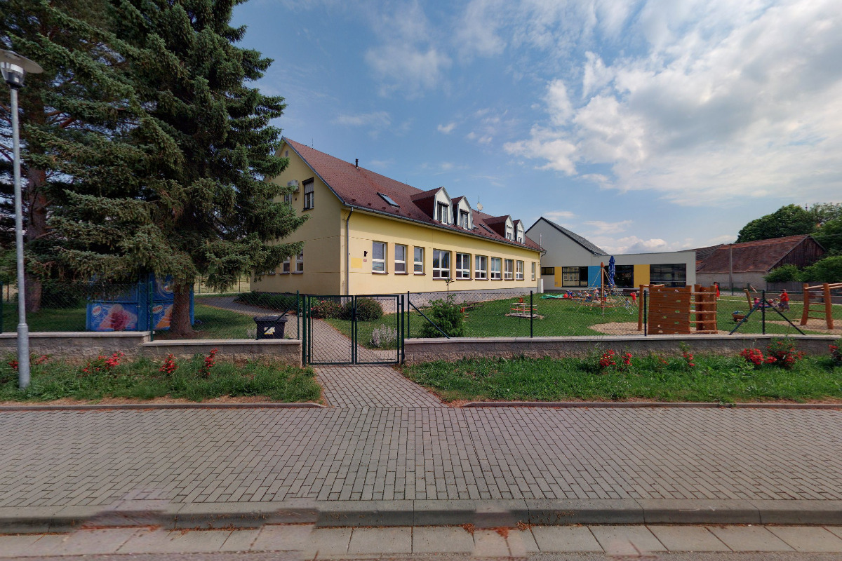 ZŠ a MŠ Rokytnice nad Rokytnou foto 2