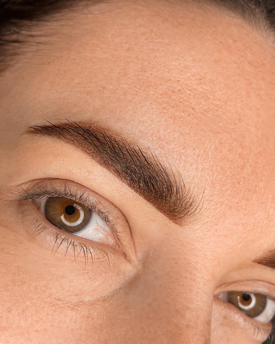 Zuzana Krausová - Permanentní make-up foto 2