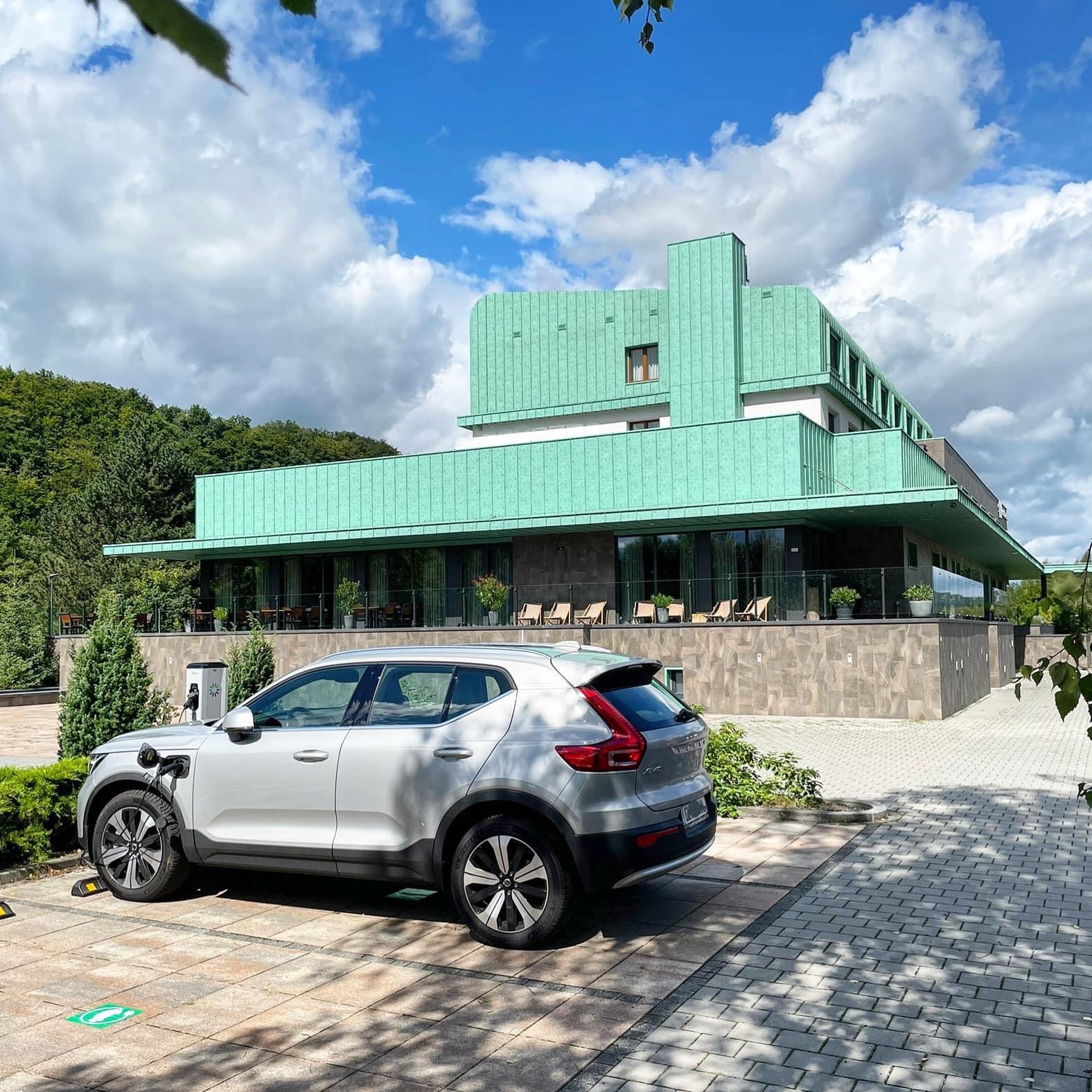 Hotel Bartoš - Nabíjecí stanice pro elektromobily foto 2