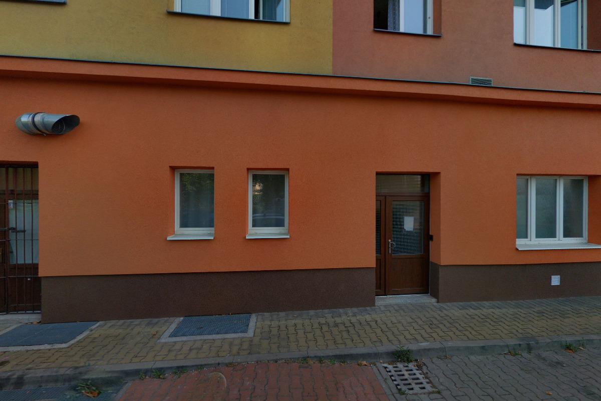 Večerka náměstí Generála Píky 6