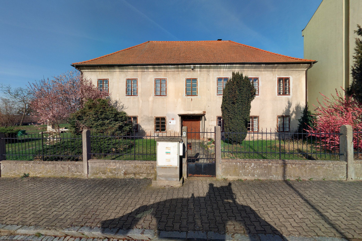 Římskokatolická farnost - děkanství Chlumec nad Cidlinou foto 2