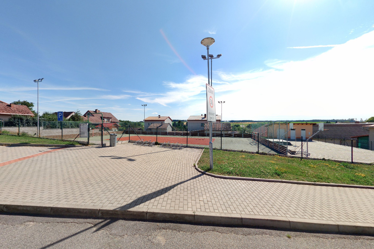 Sportoviště za sokolovnou Nížkov foto 1