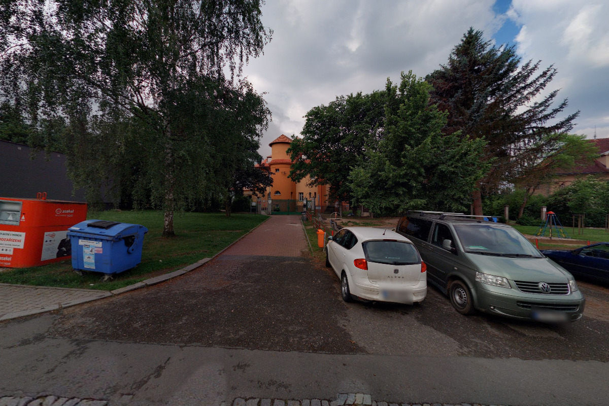 ZŠ a MŠ Hrádek, 1.máje foto 2