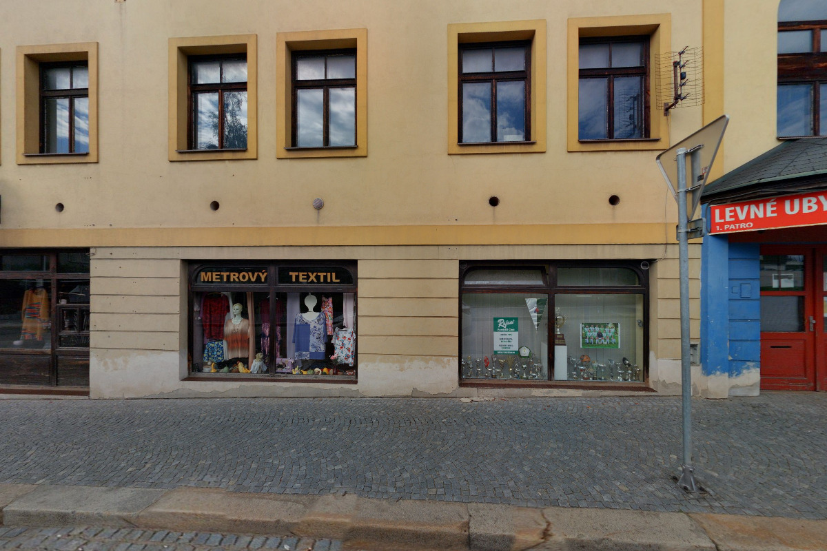 Věra Adamcová - Metrový textil foto 2