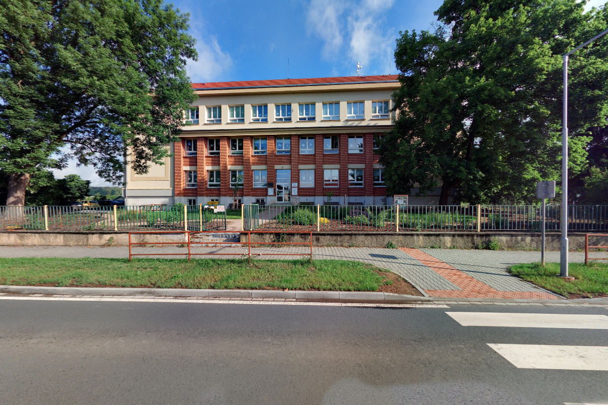 Základní škola Mýto, okres Rokycany foto 3