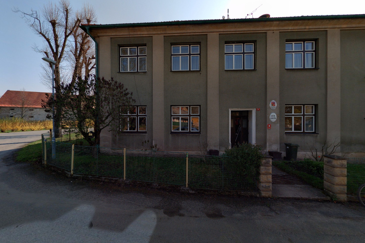 Žerčice - obecní úřad foto 2