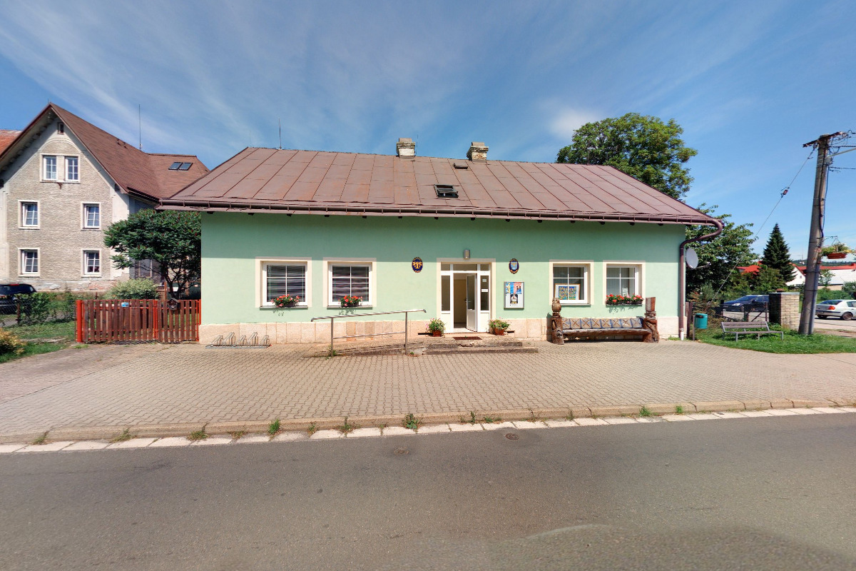 Obecní knihovna Mladé Buky foto 3