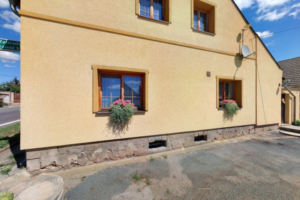 Zahradnictvi Slapanice () Zahradnictvi Slapanice