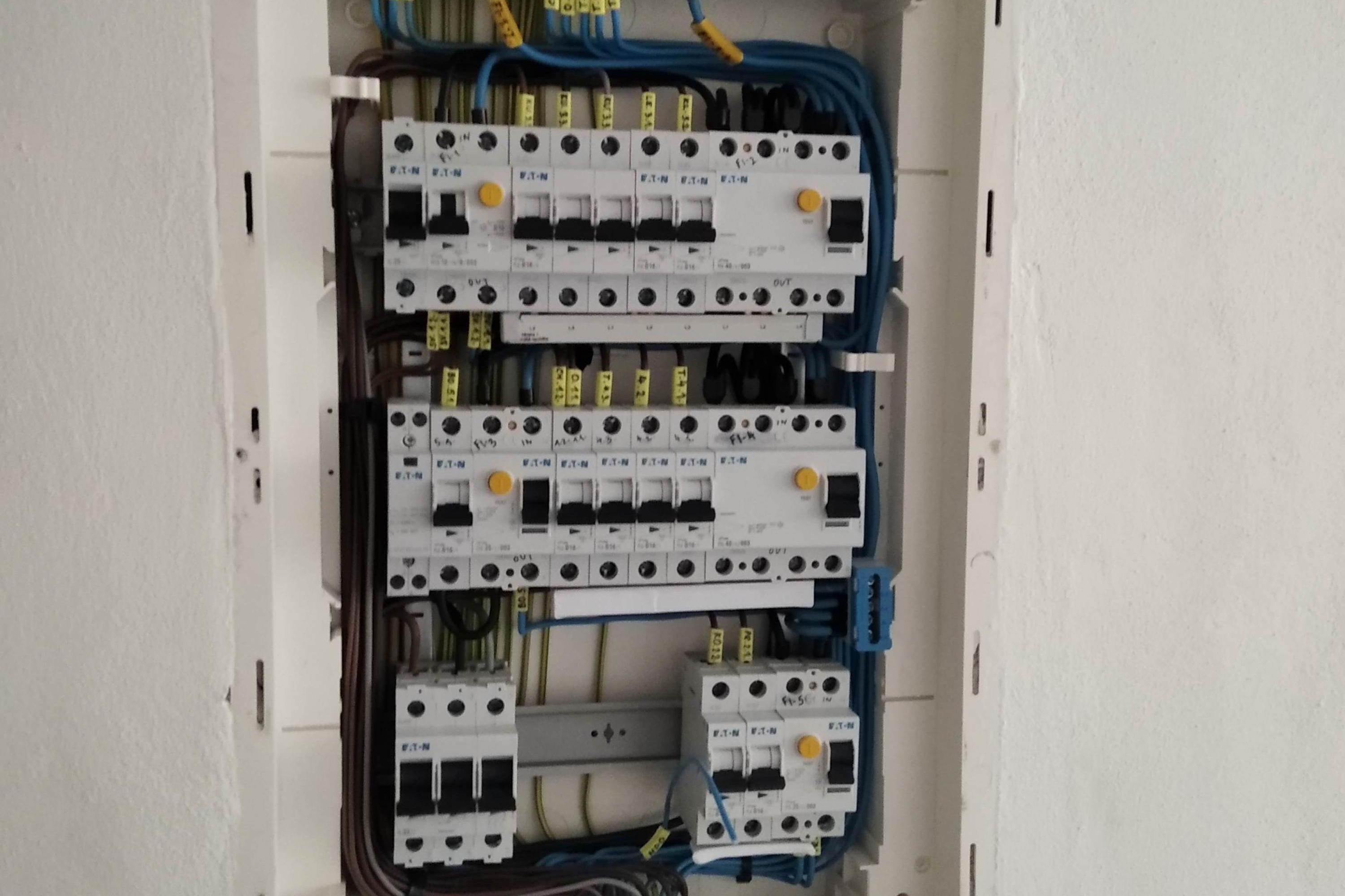 Miroslav Kněžíček ml., Elektroinstalace a revize