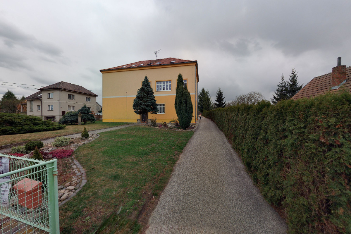 Základní škola a Mateřská škola, Měník, okres Hradec Králové