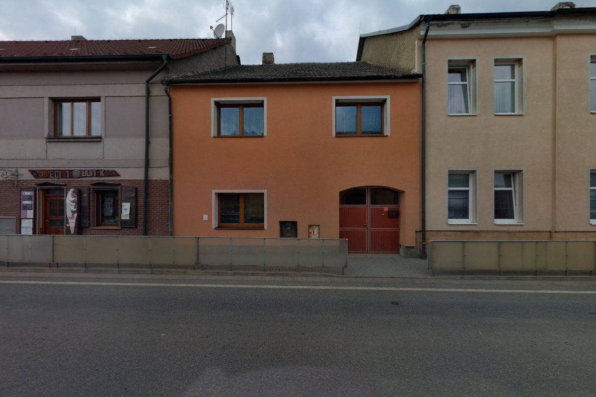 Josef Stoličný - Levné fasády