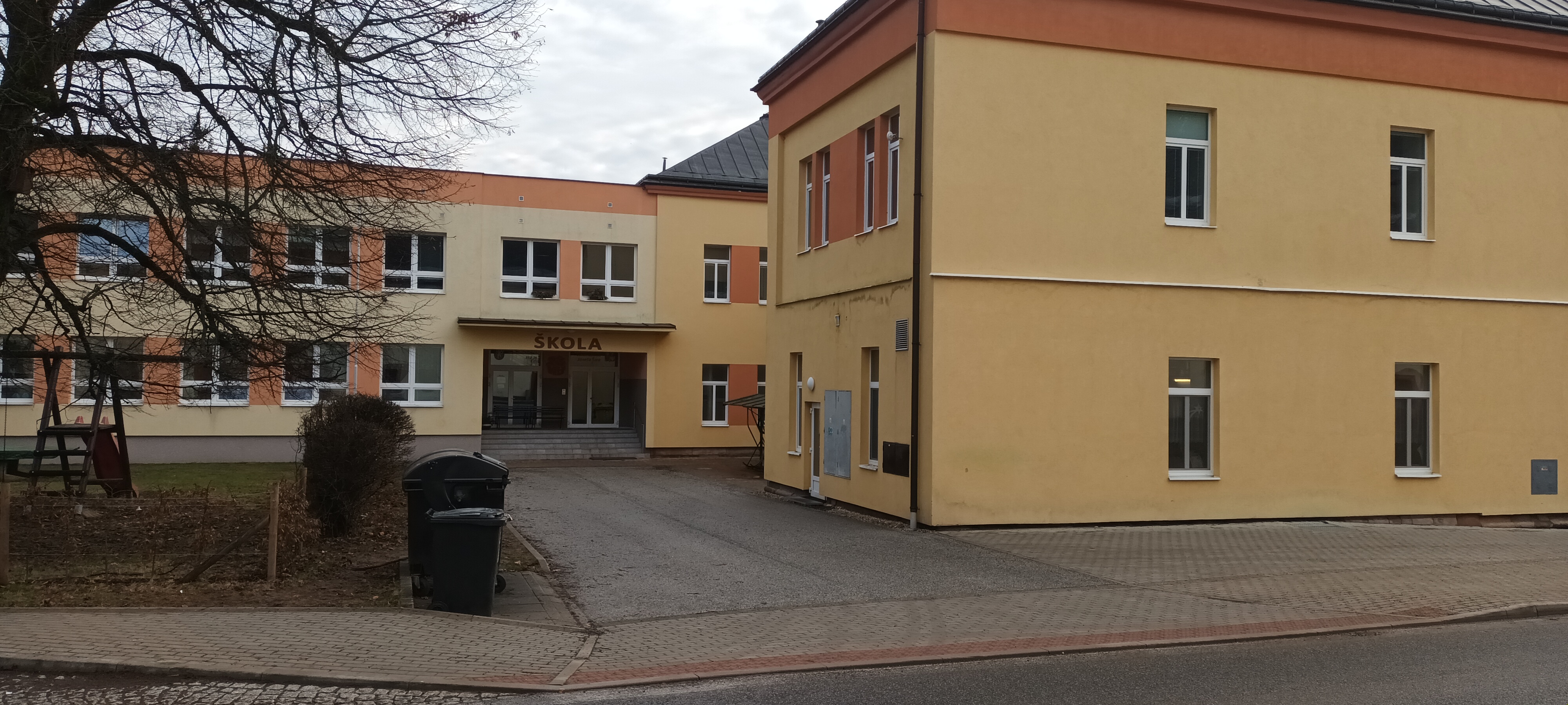 ZŠ a MŠ Josefa Šíra, Horní Branná foto 2