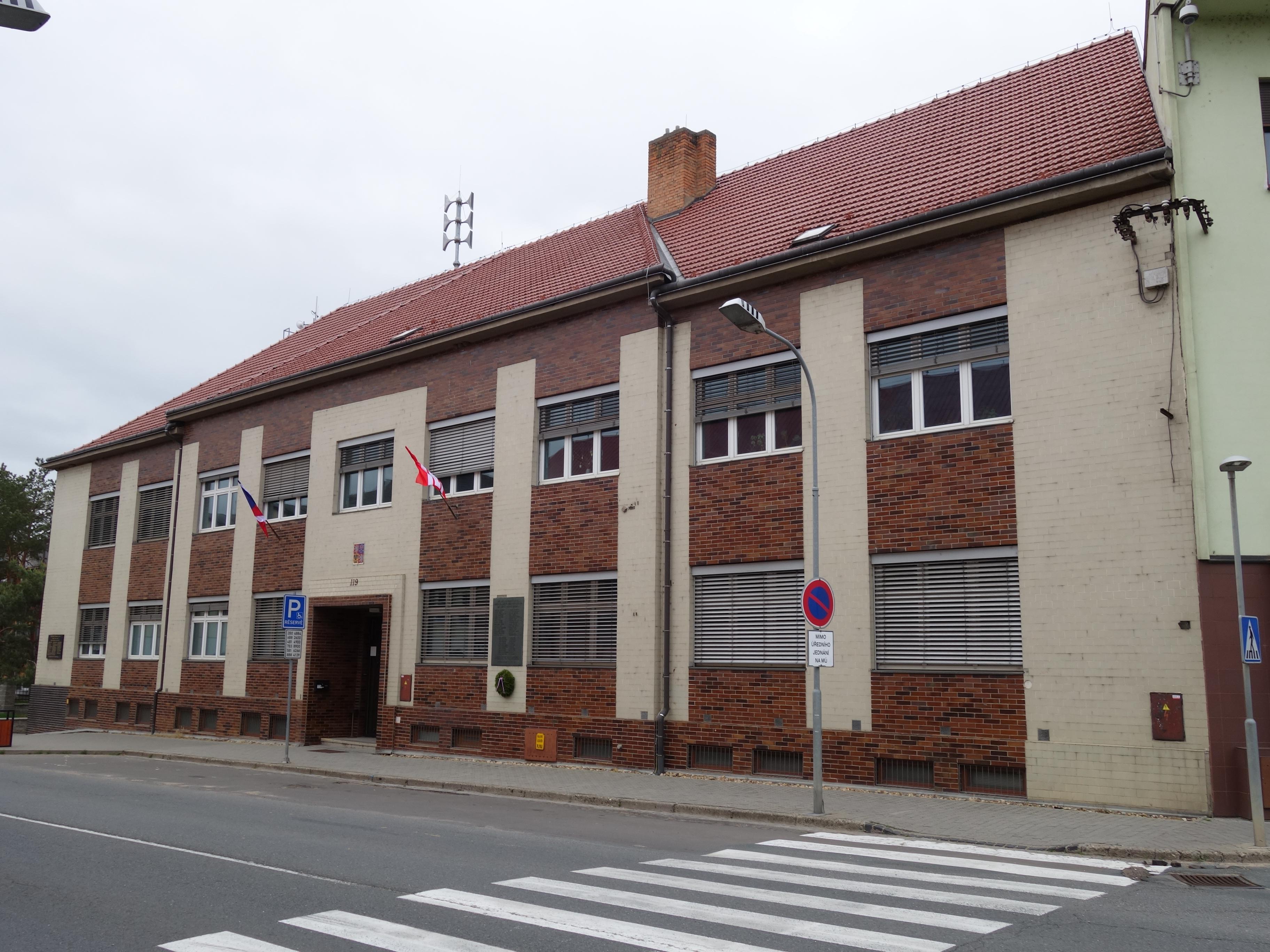 Veselí nad Moravou - městský úřad foto 2