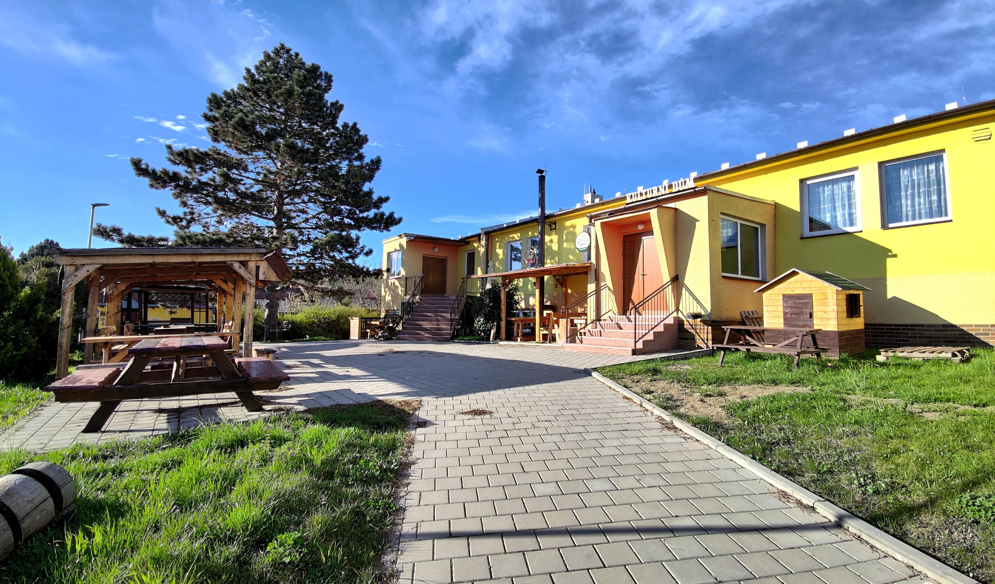 Hospoda KD Žárovice foto 2