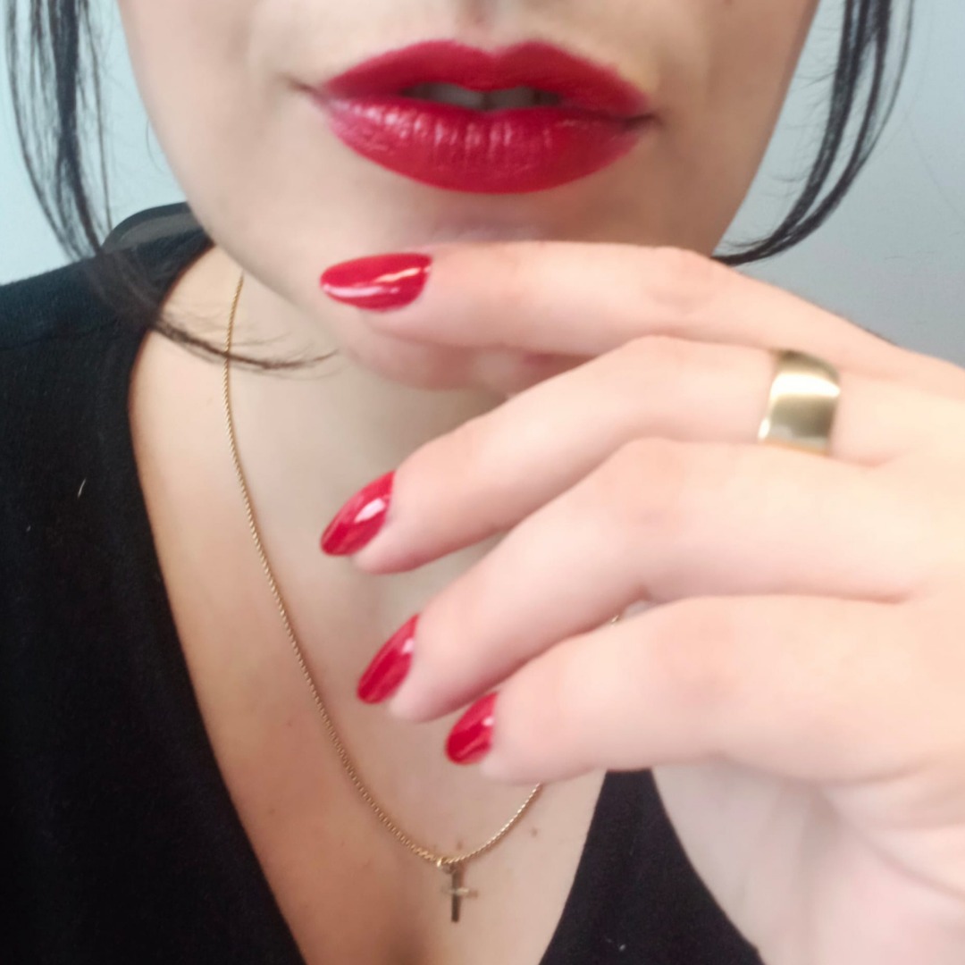 Maya nails