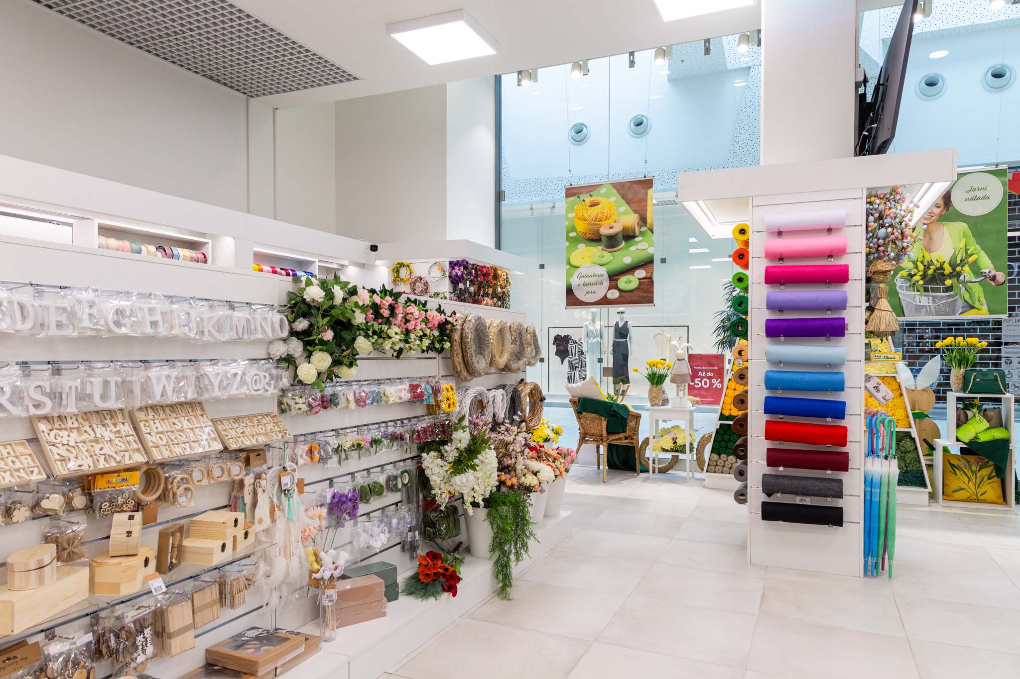 STOKLASA galanterie a látky foto 4