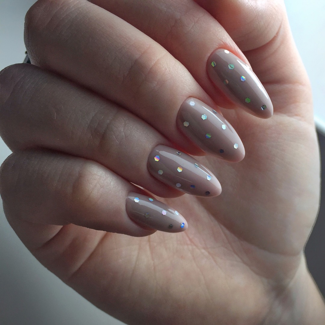 Maya nails