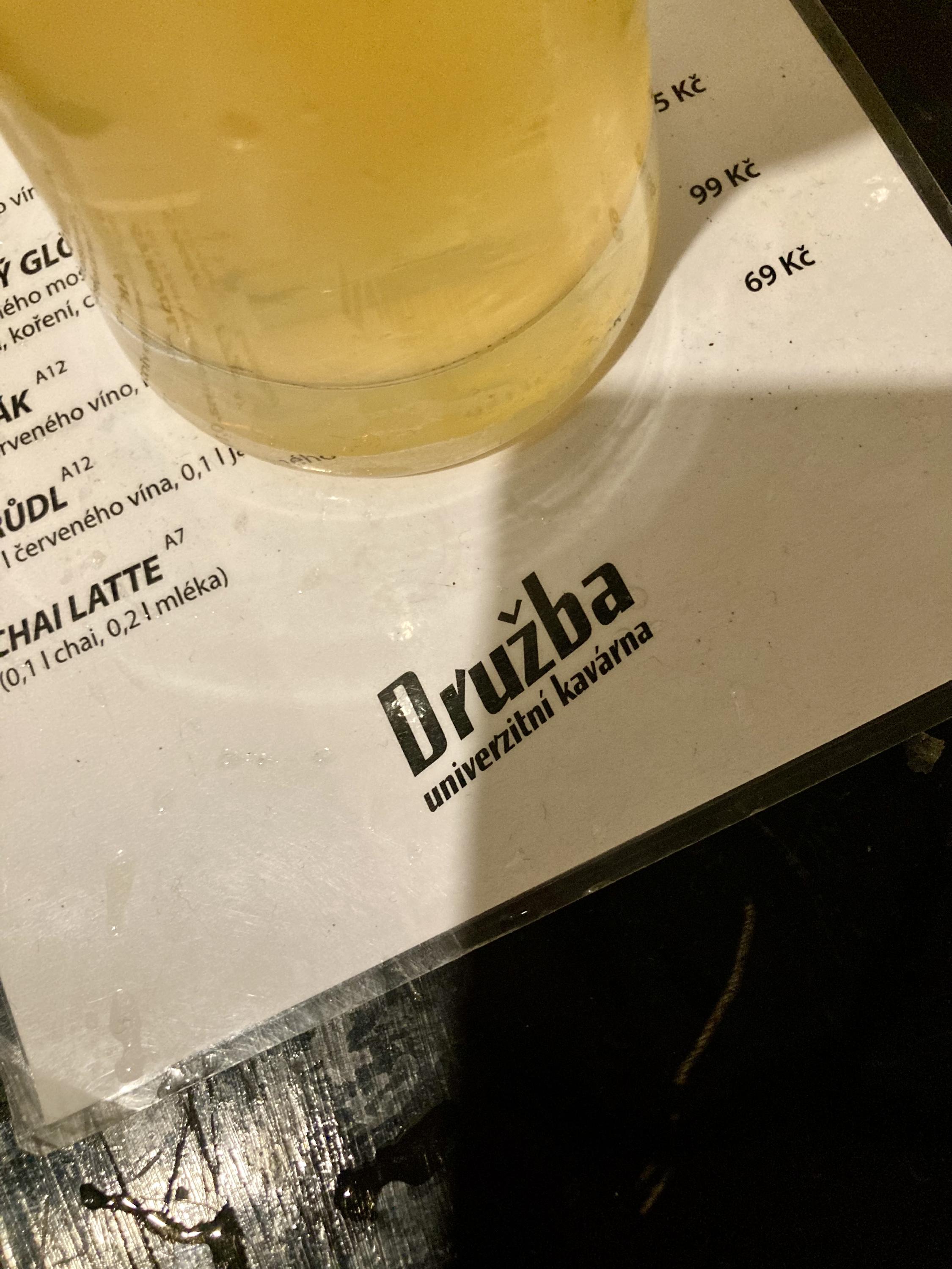 Družba: univerzitní kavárna foto 4