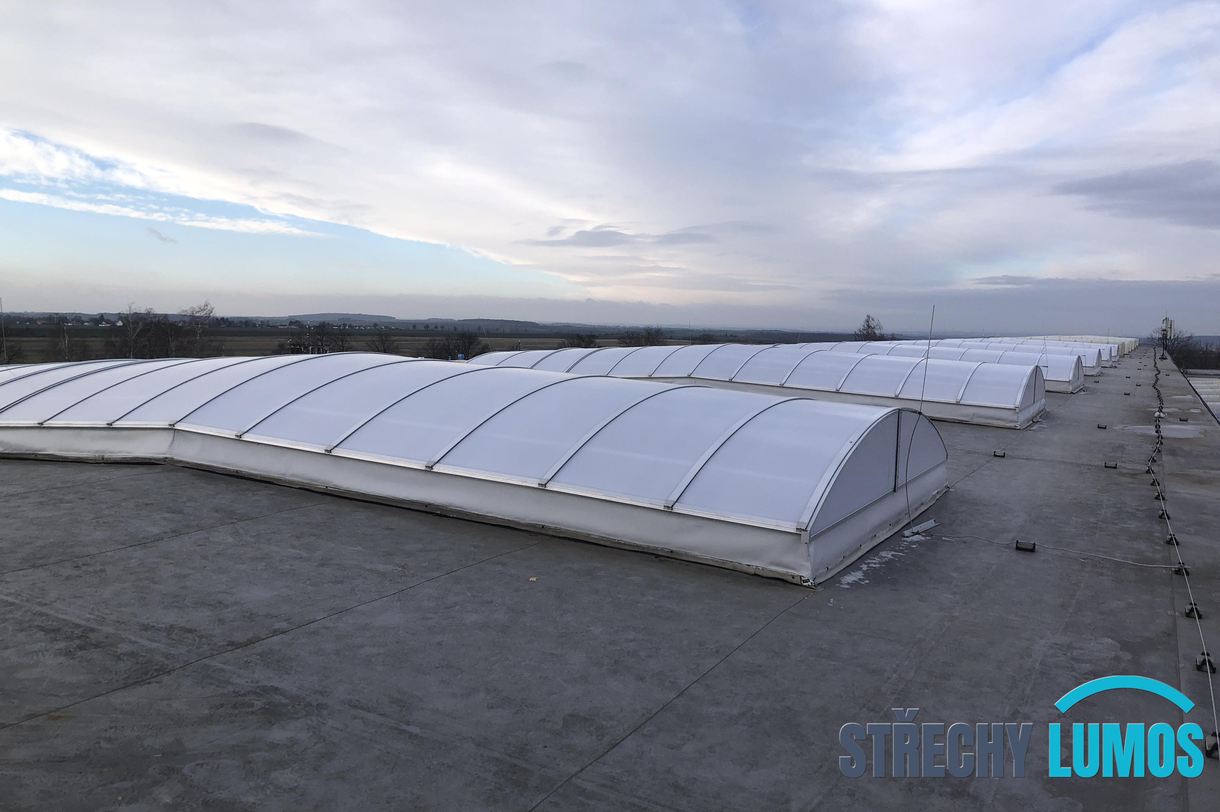 Výměna pásových světlíků na průmyslových halách