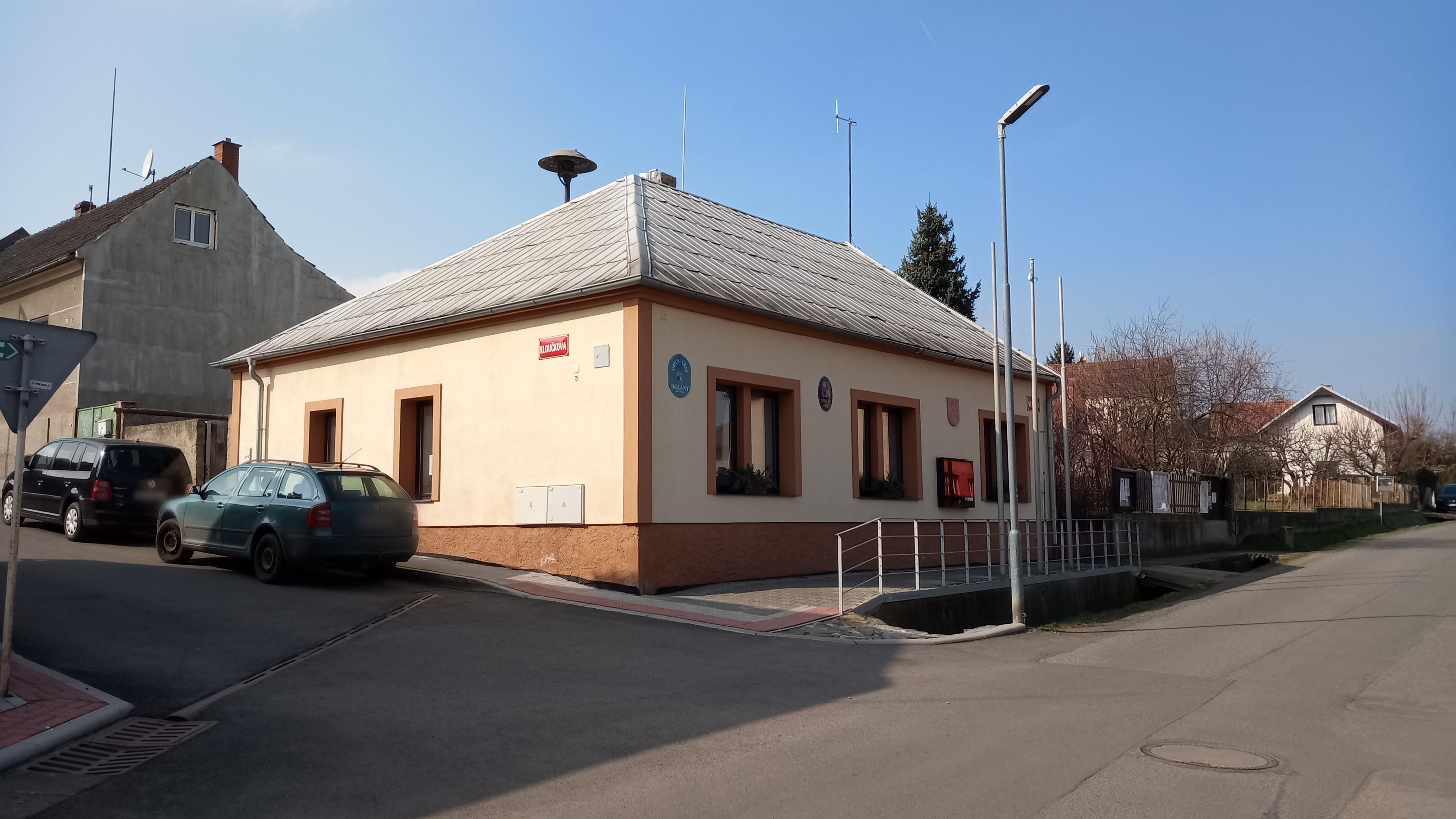 Dolany nad Vltavou - obecní úřad