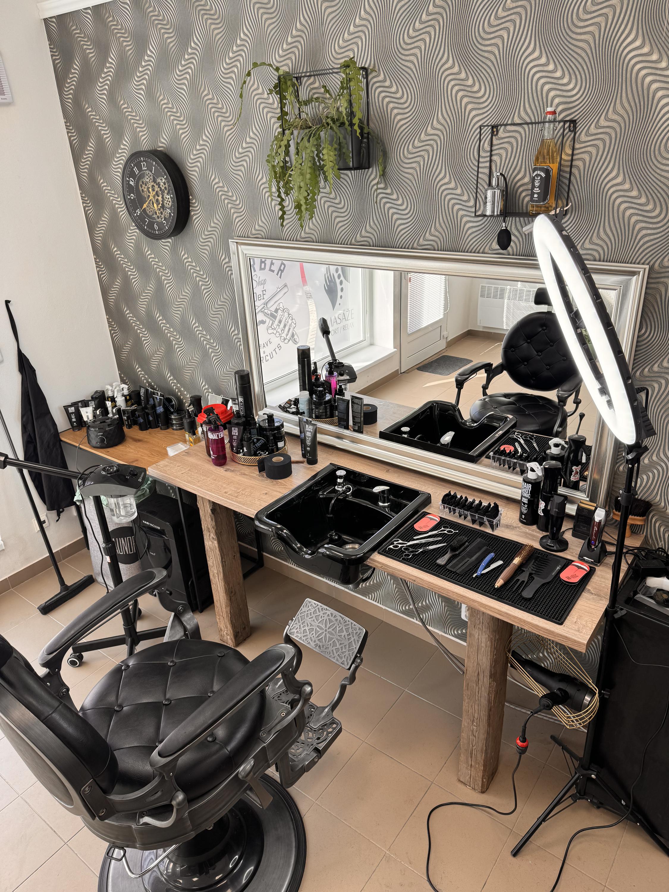 DeF Barber shop foto 1