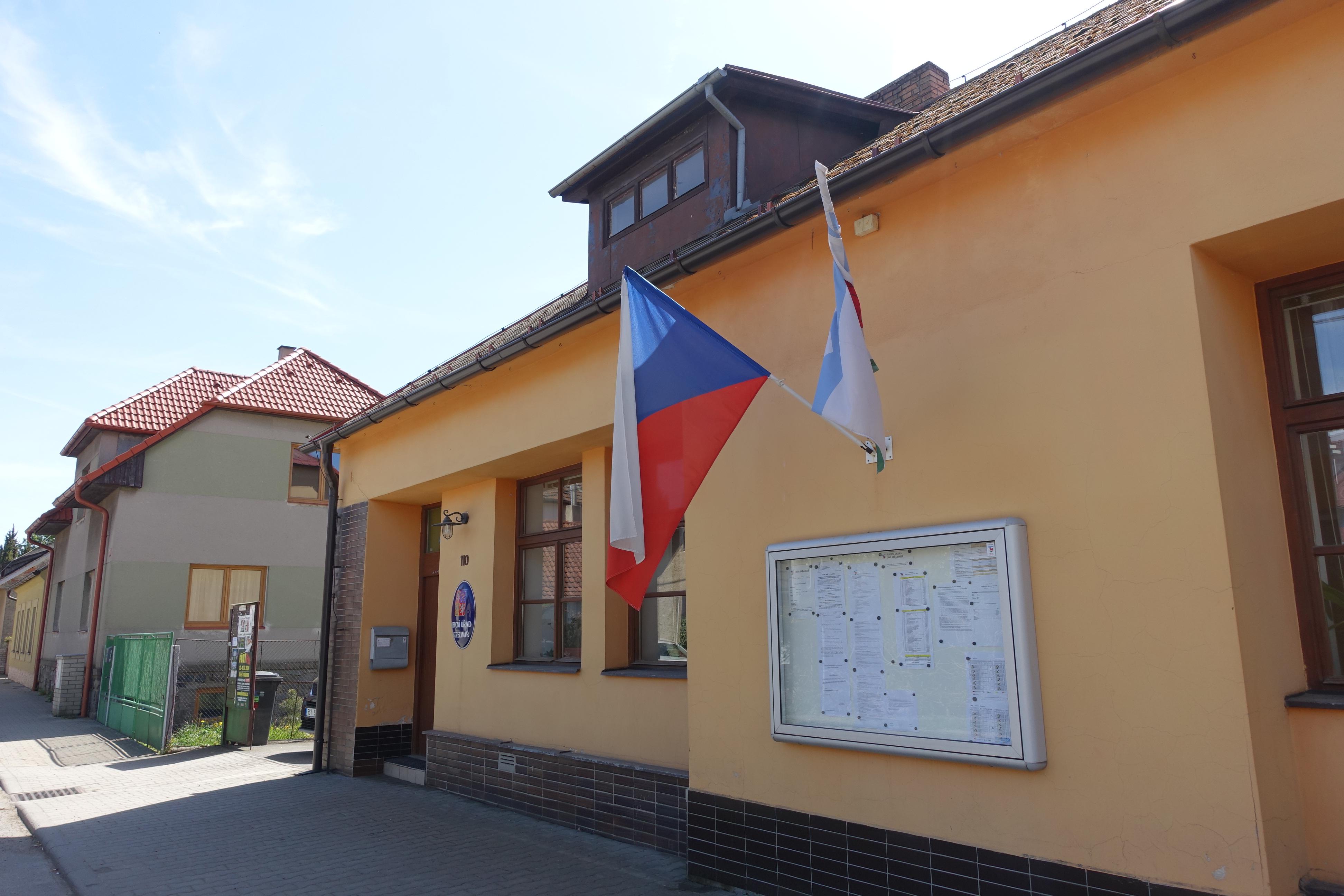 Střezimíř - obecní úřad foto 2