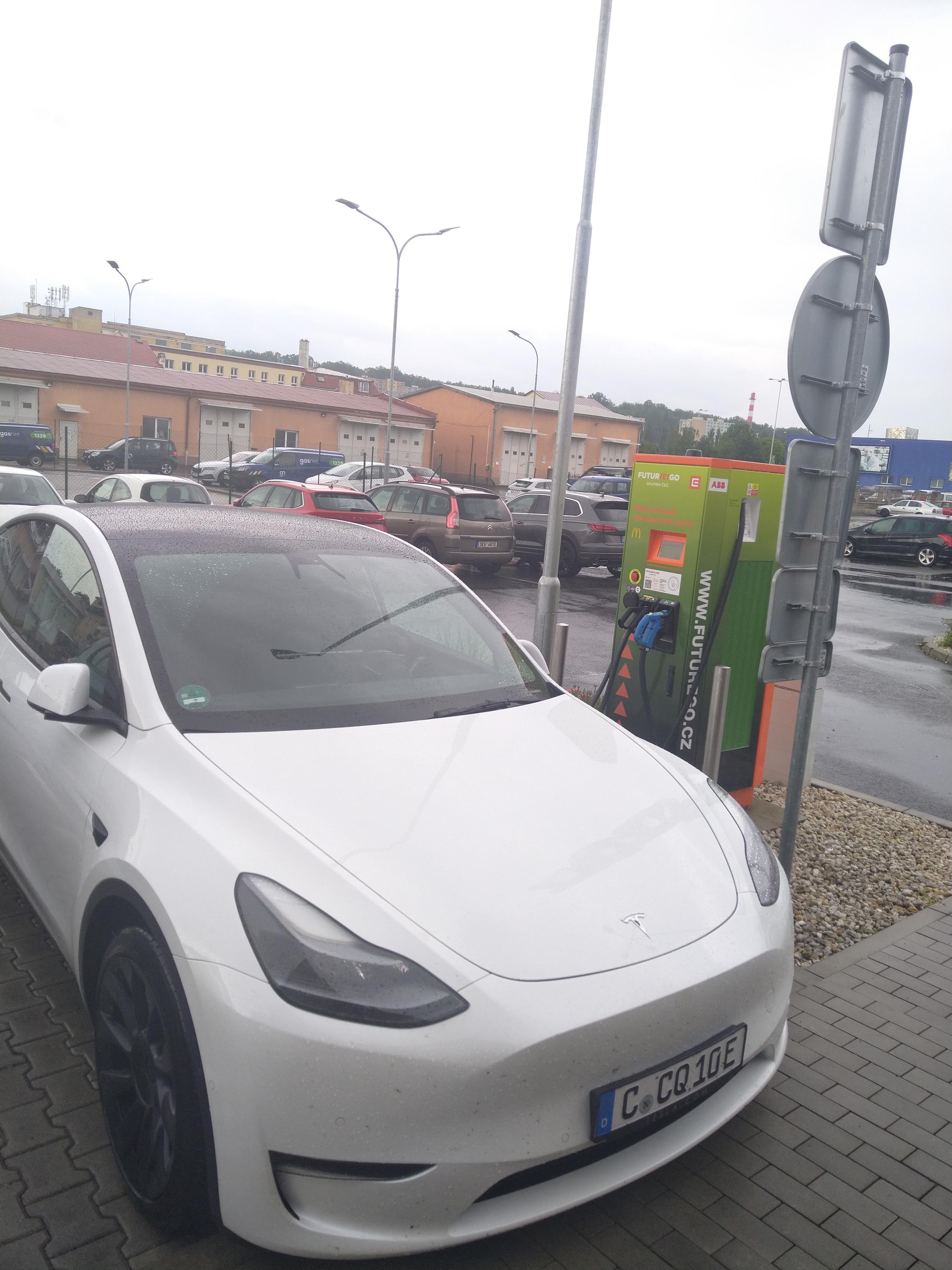Nabíjecí stanice ČEZ foto 2
