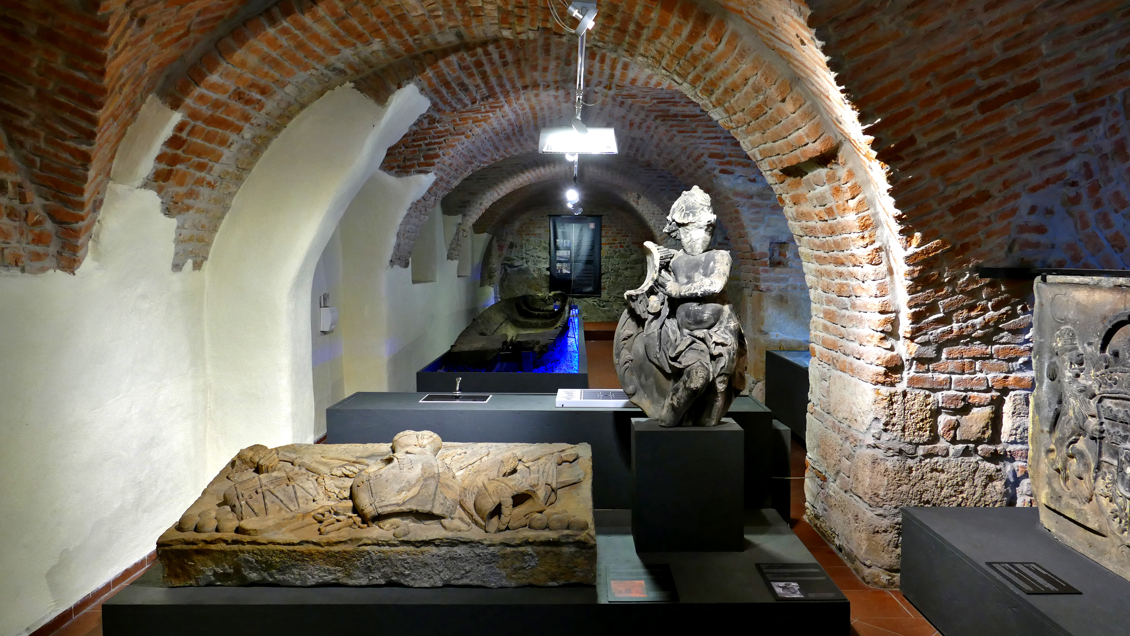 Příběh kamene – expozice geologie, archeologie a lapidária foto 5