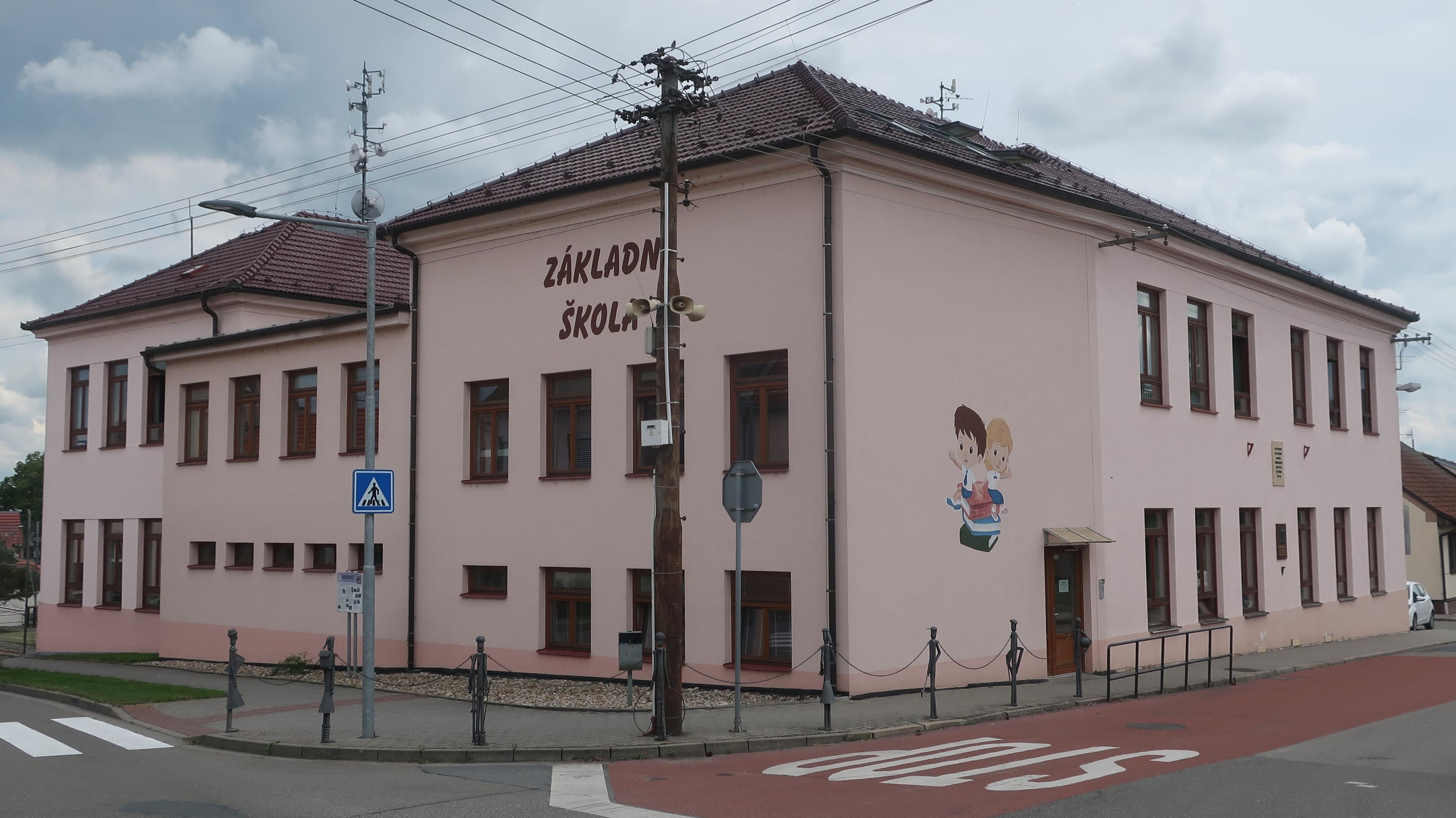 ZŠ a MŠ Křenovice foto 2