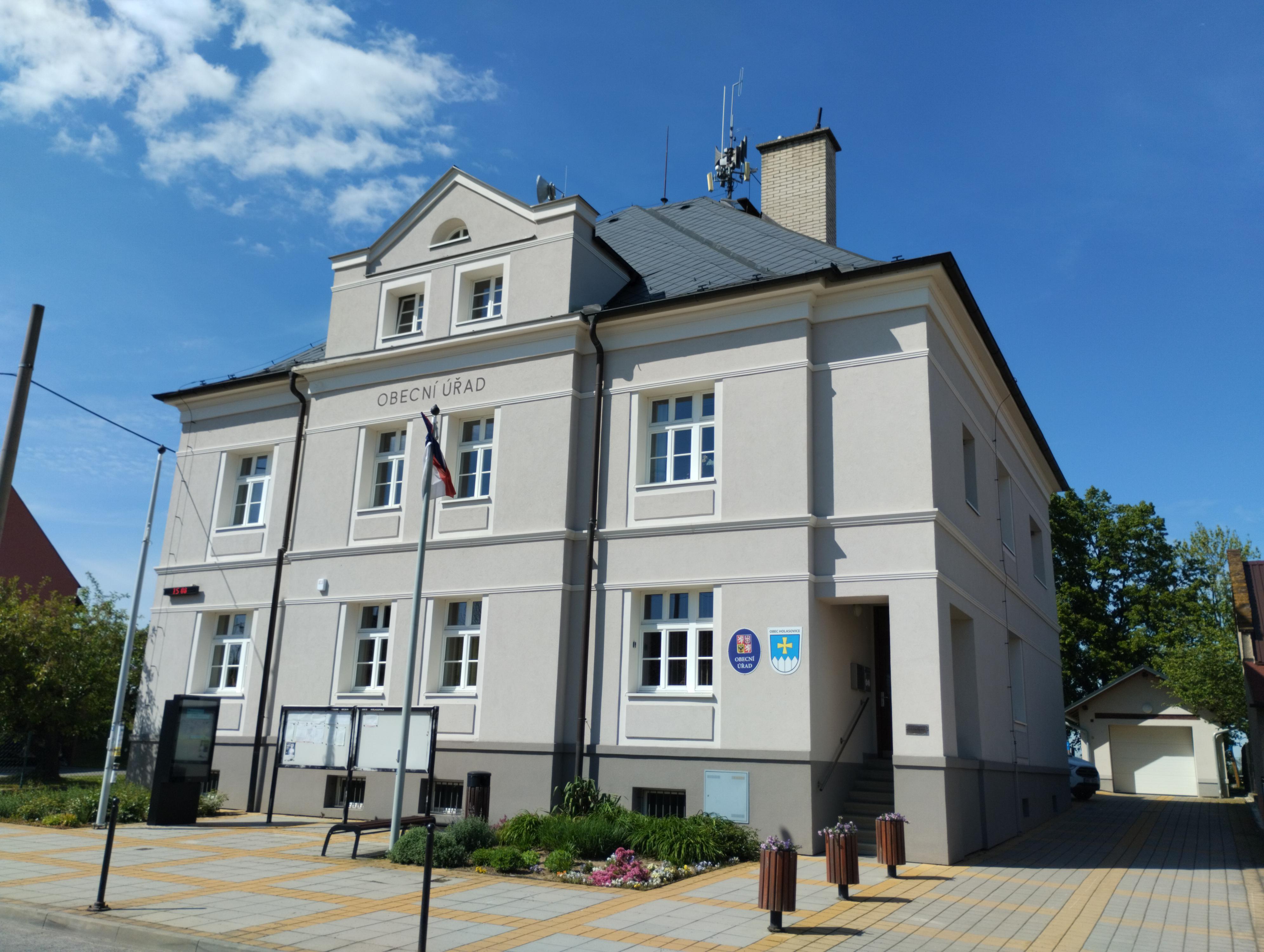 Holasovice - obecní úřad foto 3