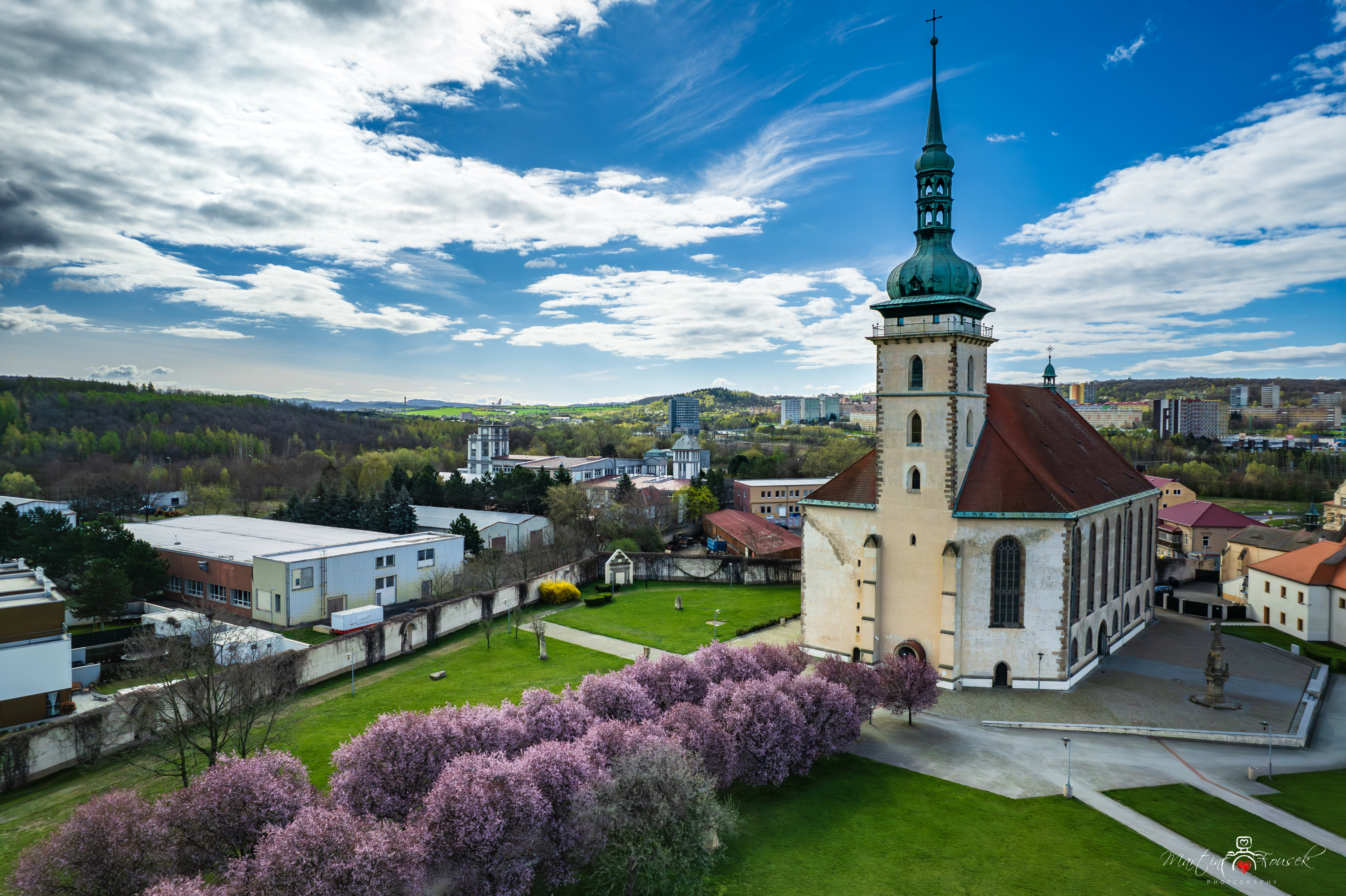 Kostel Nanebevzetí Panny Marie v Mostě foto 4