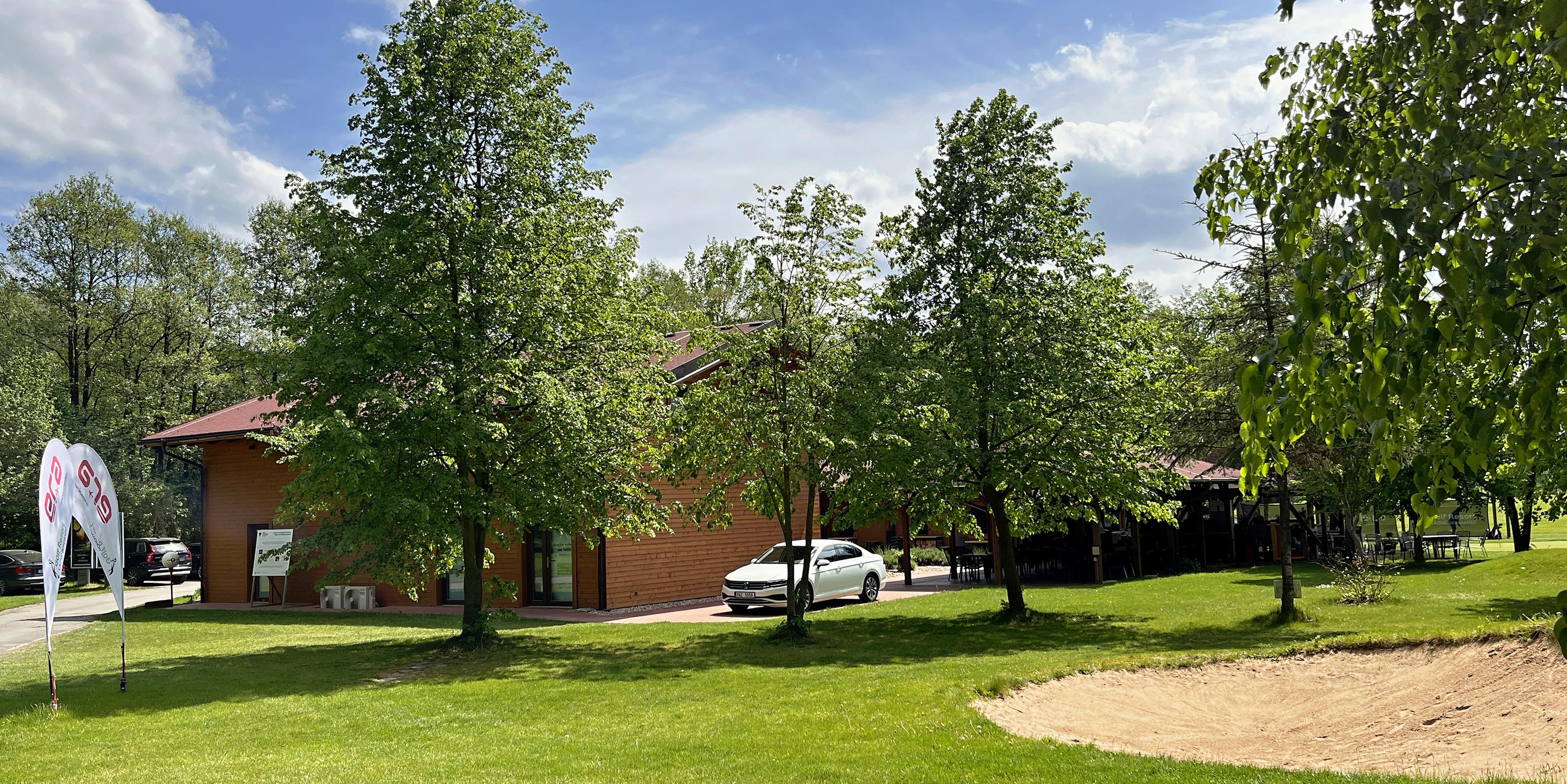 Golf Club Pardubice - Půjčovna lodí foto 3